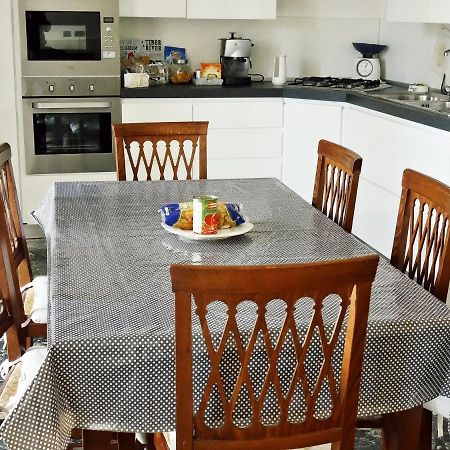 La Casetta Di Nonna Pina - Appartamento Con Cucina In Pieno Centro Torre Annunziata Extérieur photo