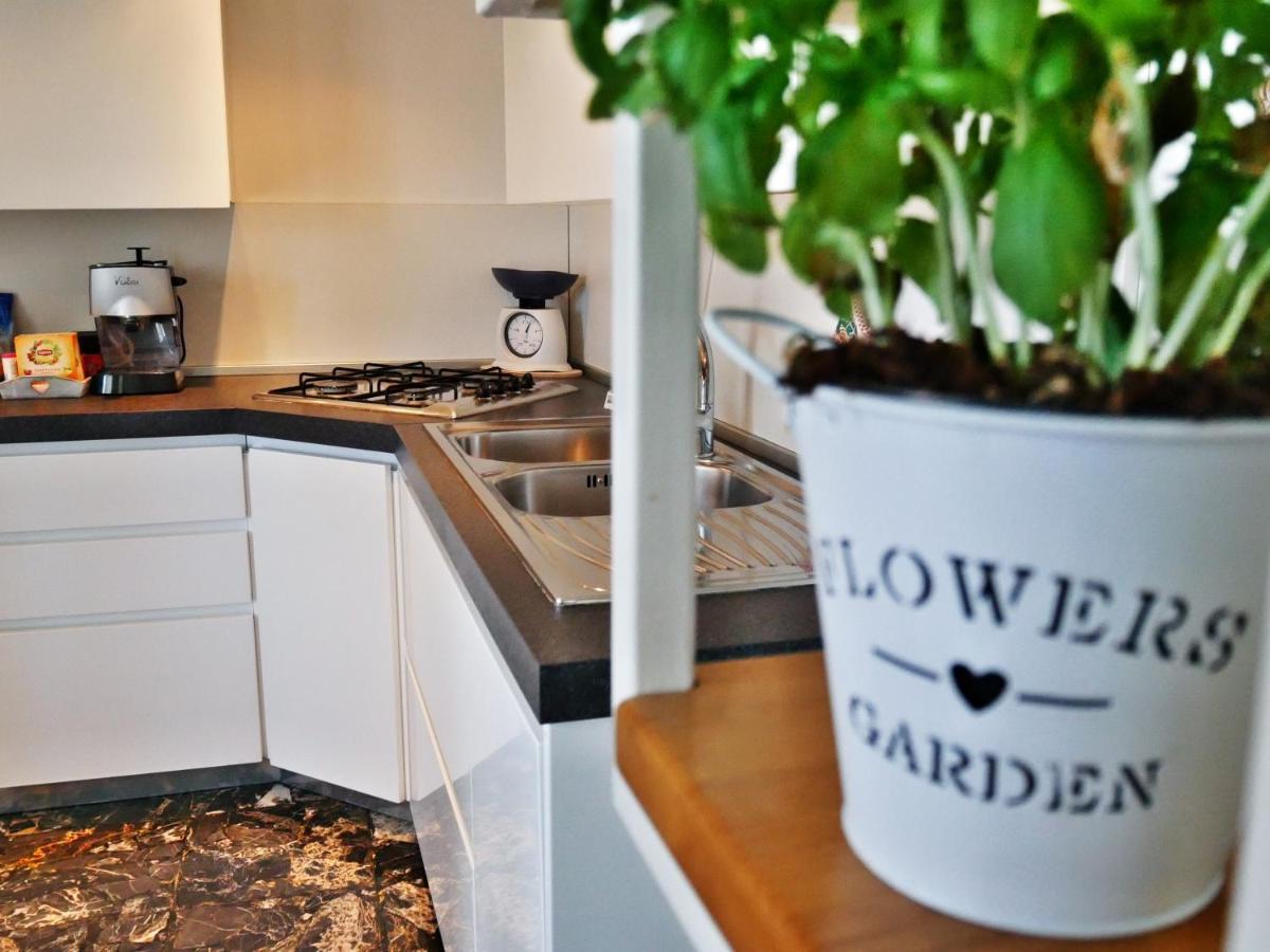 La Casetta Di Nonna Pina - Appartamento Con Cucina In Pieno Centro Torre Annunziata Extérieur photo